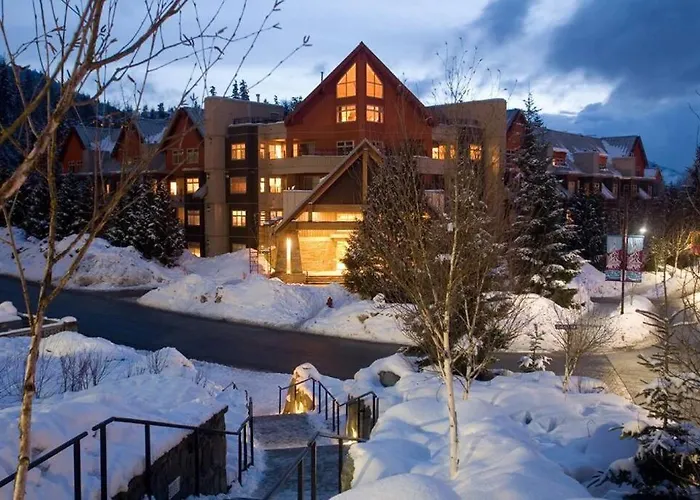 Whistler Luxury Ski In/Out+ Parking+Hottub + Pool