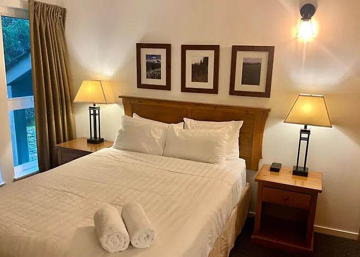 Tantalus Lodge Whistlers Boutique Hotel Suite