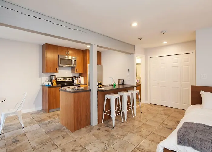 Gorgeous Whistler Creekside Studio
