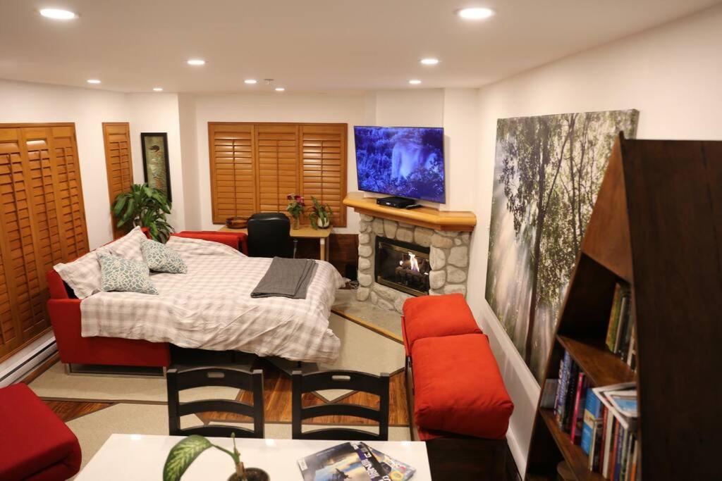 Luxury In/out+ Parking+hottub + Pool *
