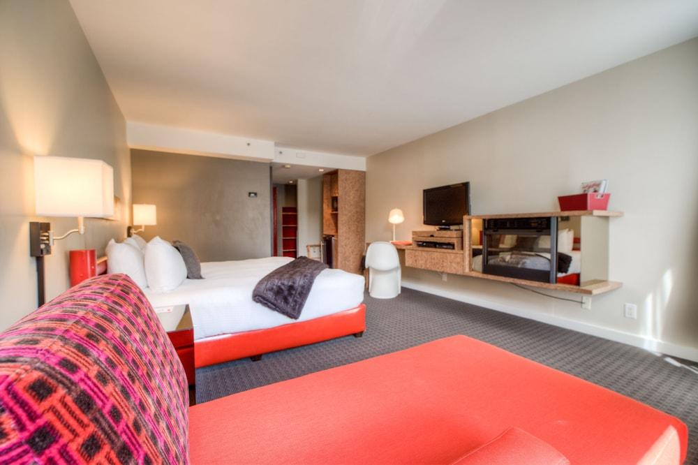 Adara Hotel