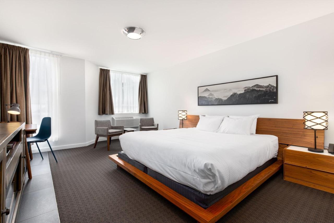 Adara Hotel
