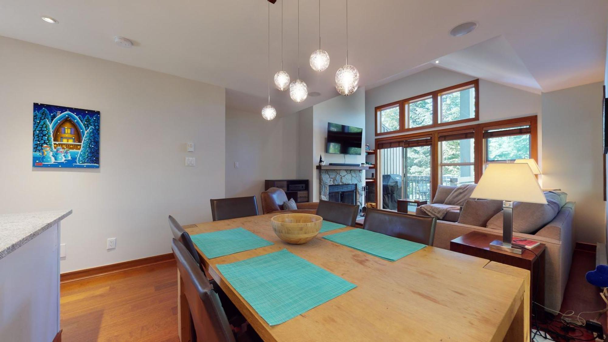 Holiday home 2br Treeline Townhome - Dog Friendly, Ski-in Access, Private Patio - Harmony