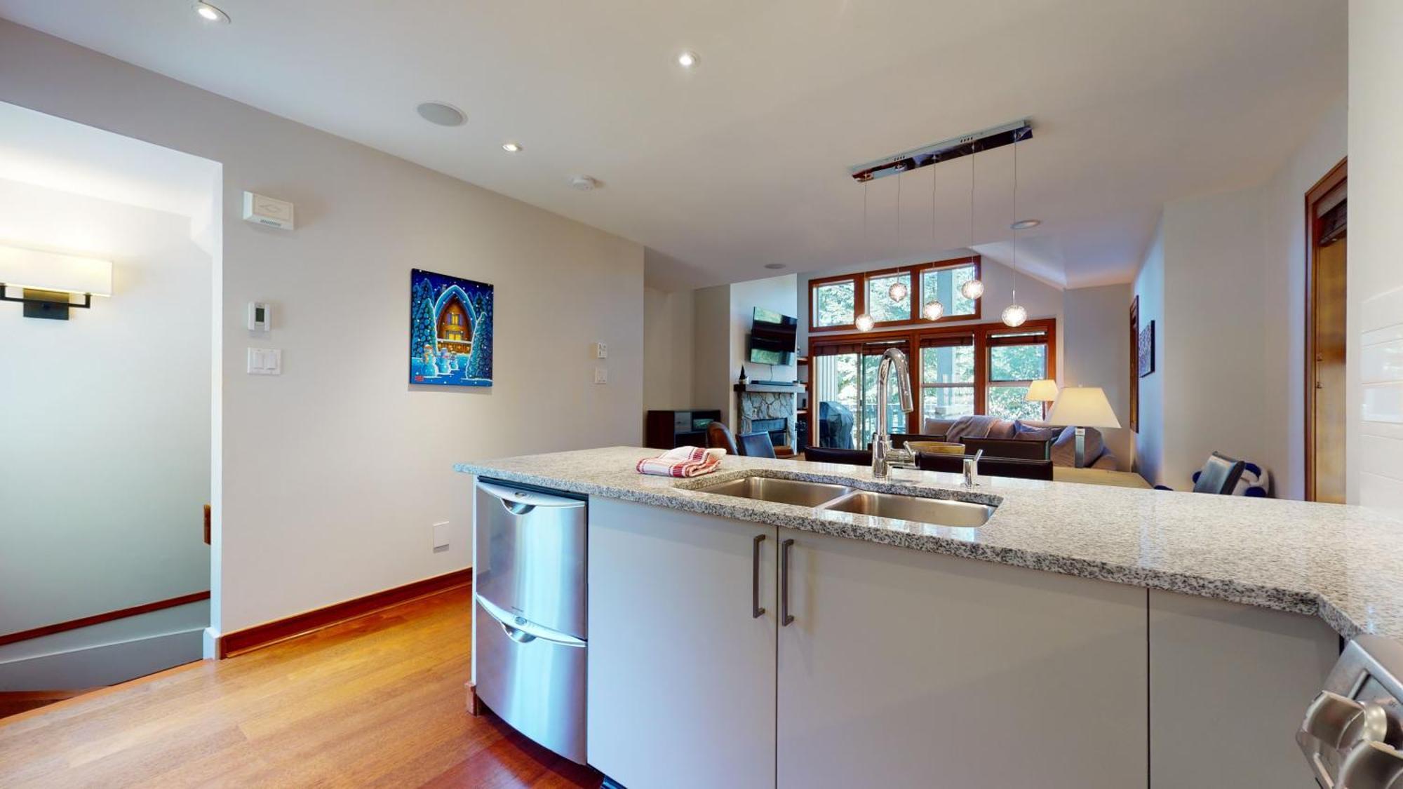 2br Treeline Townhome - Dog Friendly, Ski-in Access, Private Patio - Harmony Holiday home Whistler