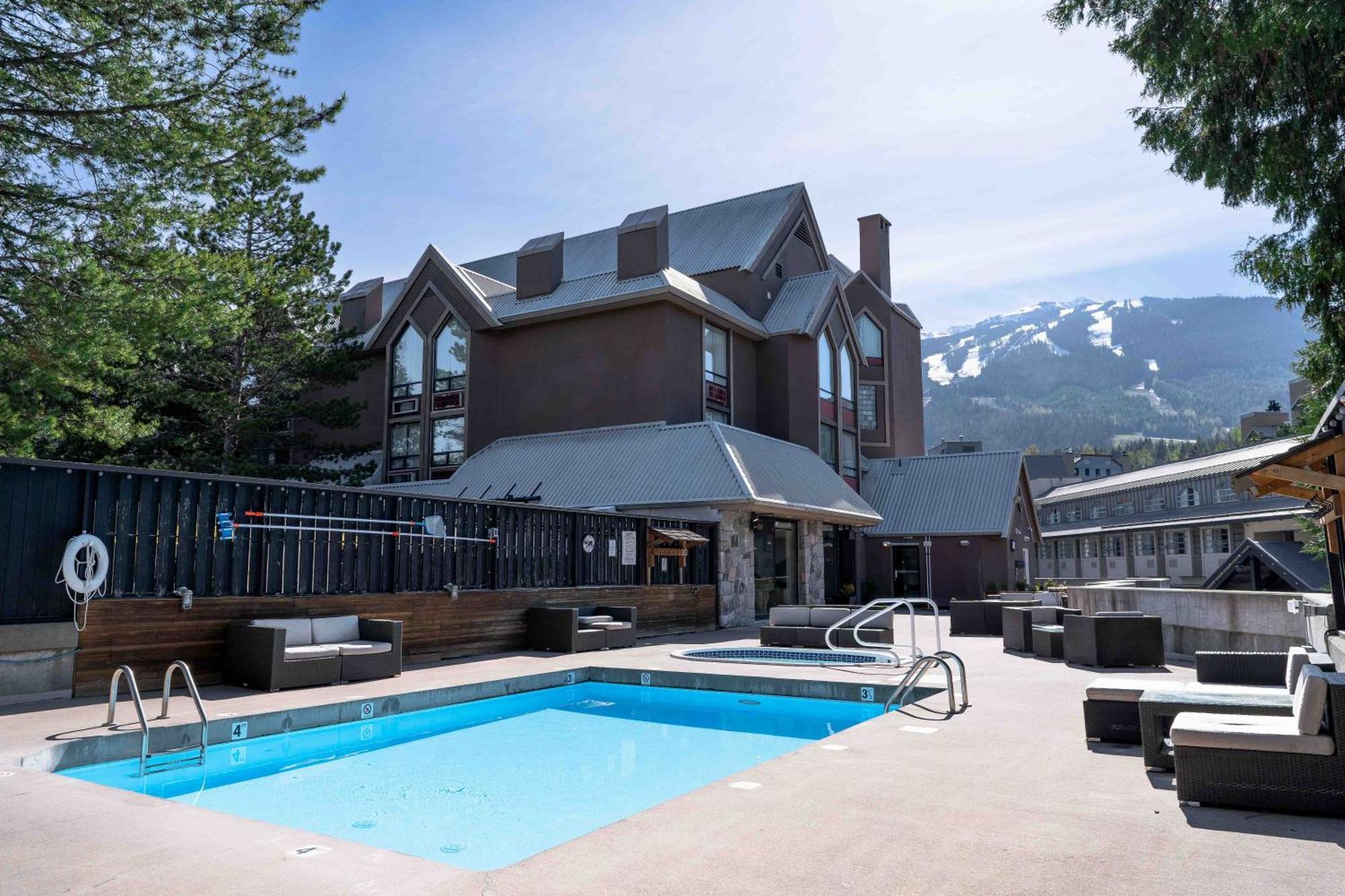 Hotel Adara Whistler