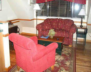 Clock Tower Apartment *