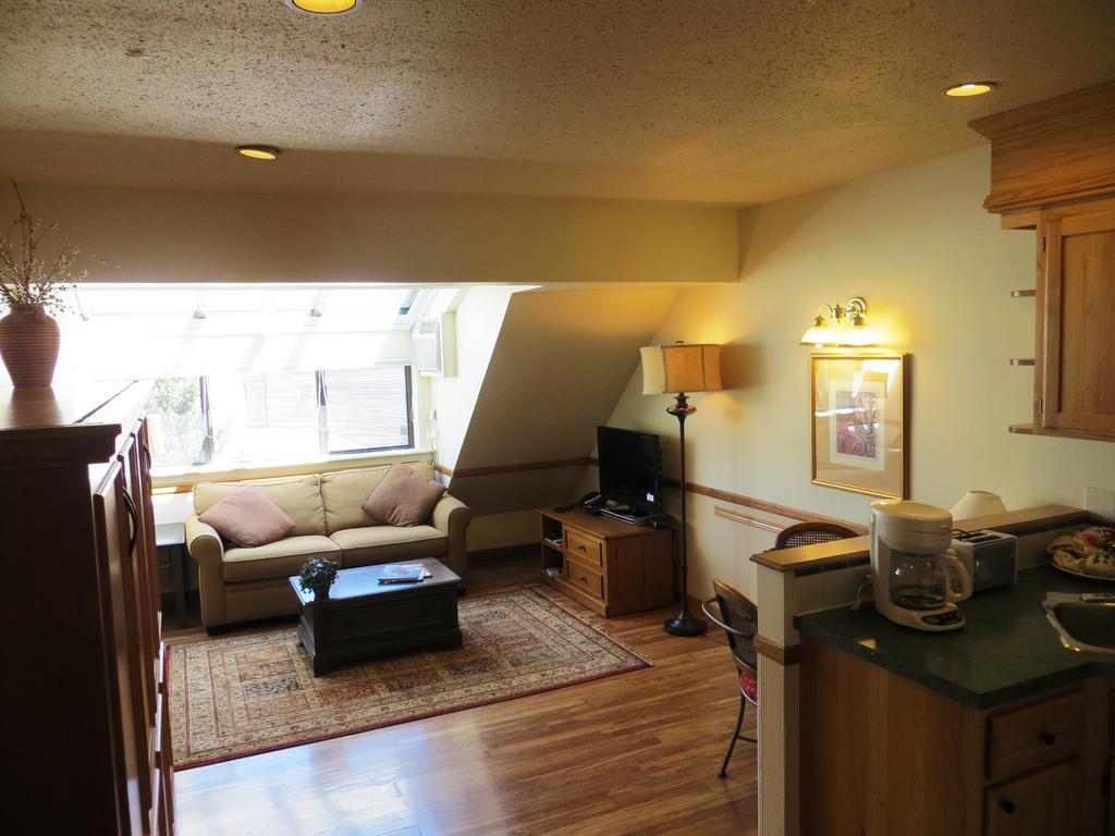 Clock Tower Apartment