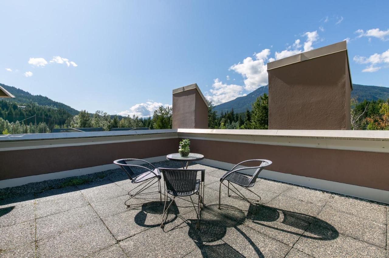 Adara 4* Whistler