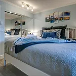 Sunpath Retreat- Convenience Meets Comfort & Style