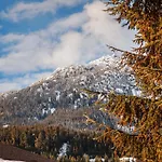 Updated Whistler Creek Studio With Parking