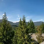 Northern Lights 35 | Spacious Townhome Close To Village With Hot Tub, Mountain View & Garage Parking