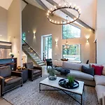 Luxury Ski In Ski Out Townhome With Expansive Mountain Views