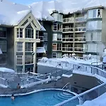 Woodrun Lodge 518 | Ski-In, Ski-Out, Hot Tub, Heated Pool, Parking