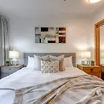 Central 2Br With Prime Amenities