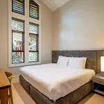 West Coast Style 4-Bedroom, 3-Bathroom, Mountain View Townhome
