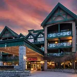 Pinnacle Hotel Whistler