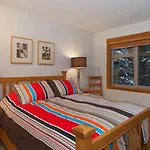 Mountain Star 1 | Mountain Townhome With Hot Tub, 100M From Slopes, Free Village Shuttle