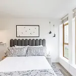 Cascade Lodge Premium Suite, With Pool & Hot Tub