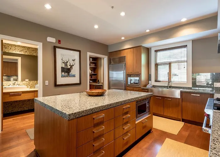 Fitzsimmons Walk Deluxe Townhome With Private Hot Tub Village Walking Distance