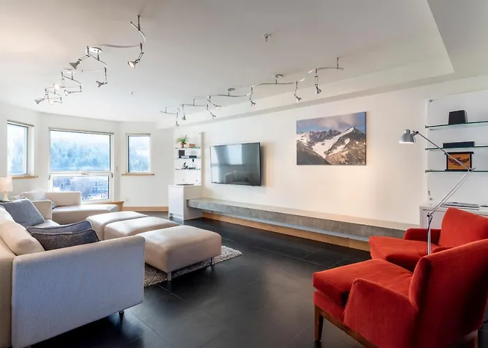 Amazing Ski In Ski Out 3 Bedroom With Slope Side Views