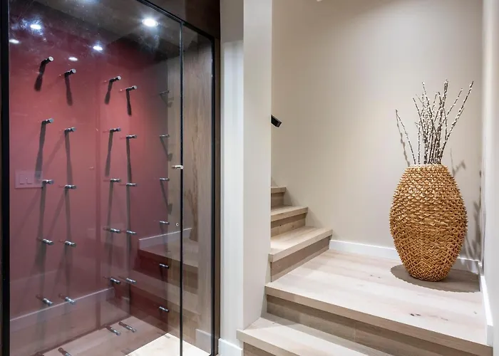 Luxury Ski In Ski Out Townhome With Expansive Mountain Views