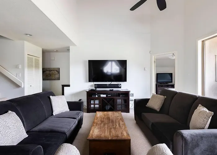 Stylish Home With Mountain Views By Harmony Whistler