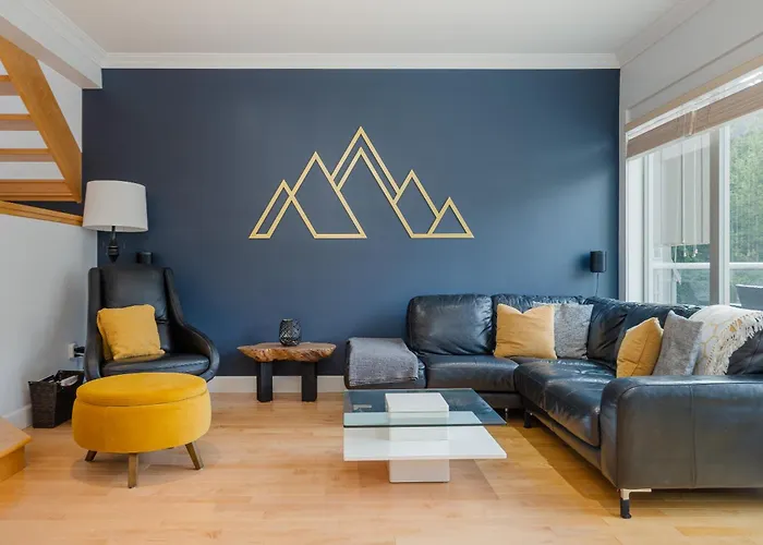 4Br Townhome With Garage & Mountain Views By Harmony Whistler