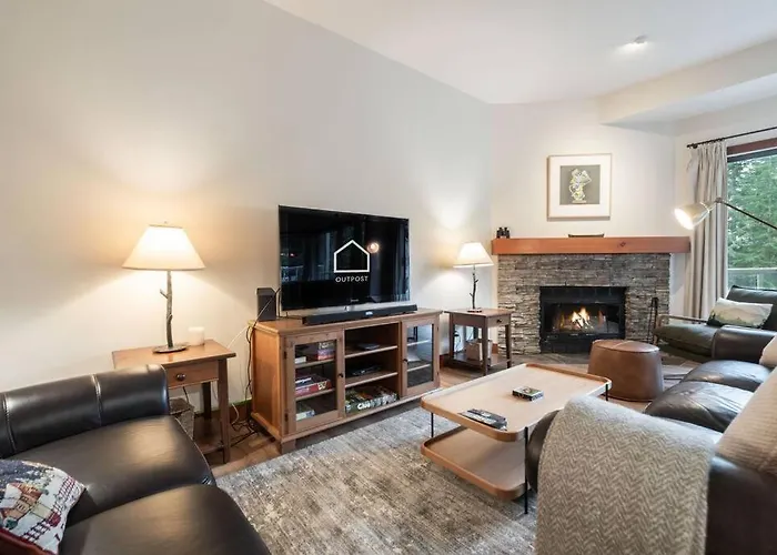 Blueberry Hill Estates 3180 By Outpost Whistler