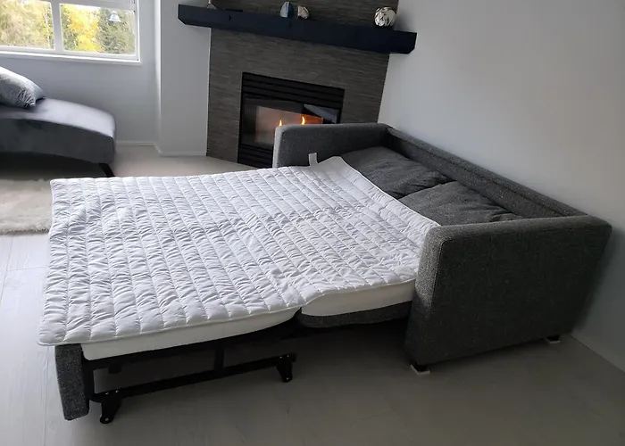 Upscale Modern Apartment