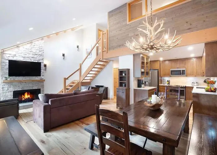 Large Village Loft With Private Hot Tub And Private Sauna