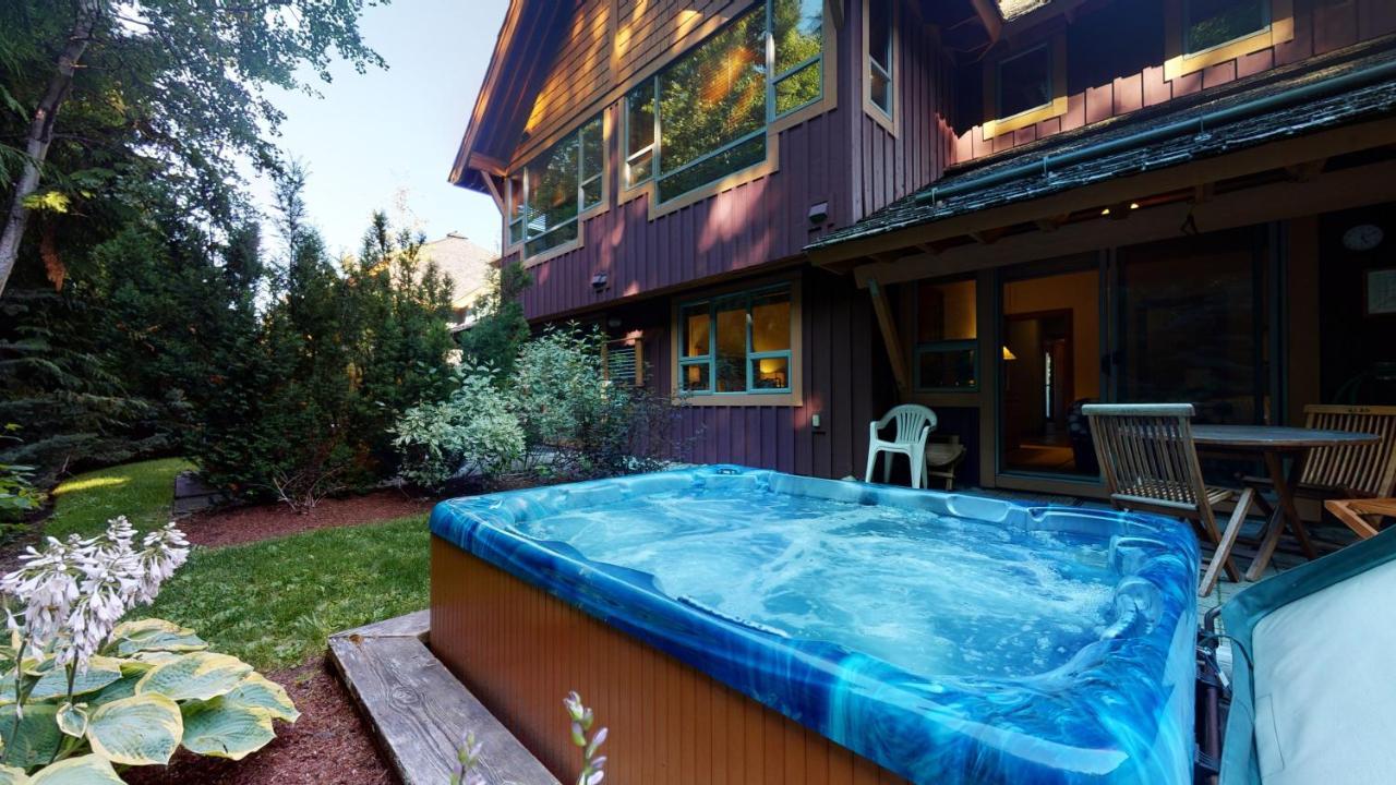 Spacious With Private Hot Tub By Harmony *
