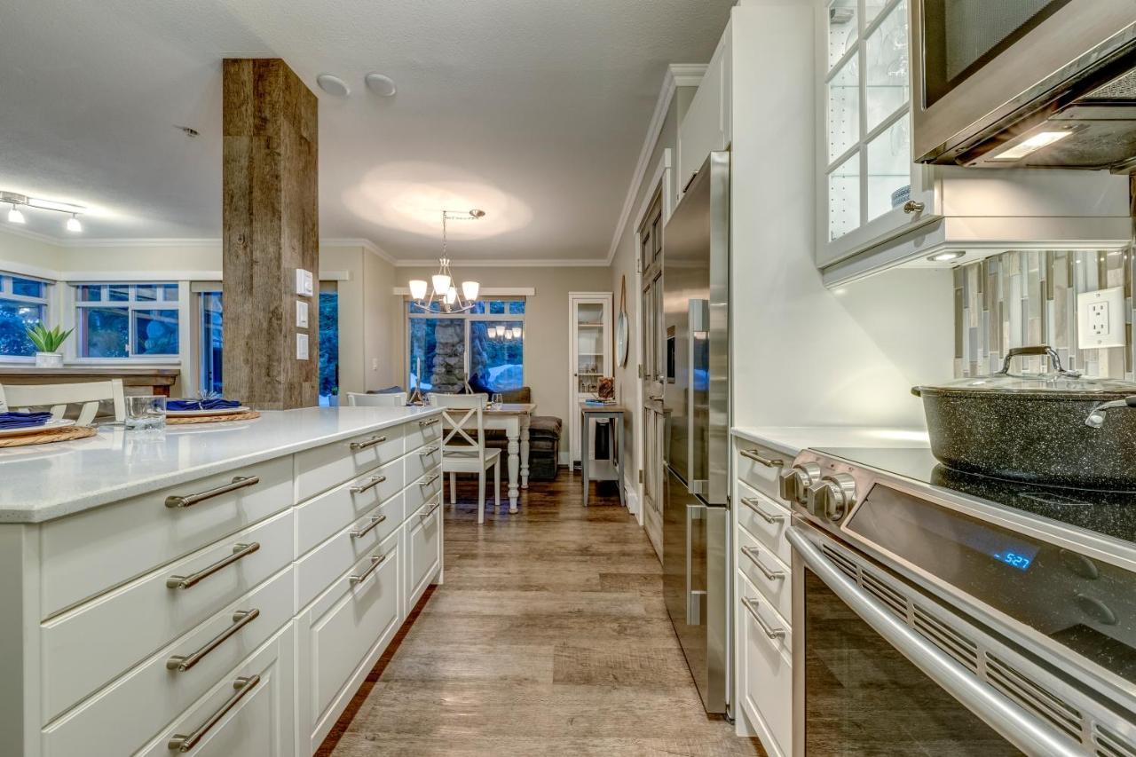 Apartment Sunpath Retreat- Convenience Meets Comfort & Style