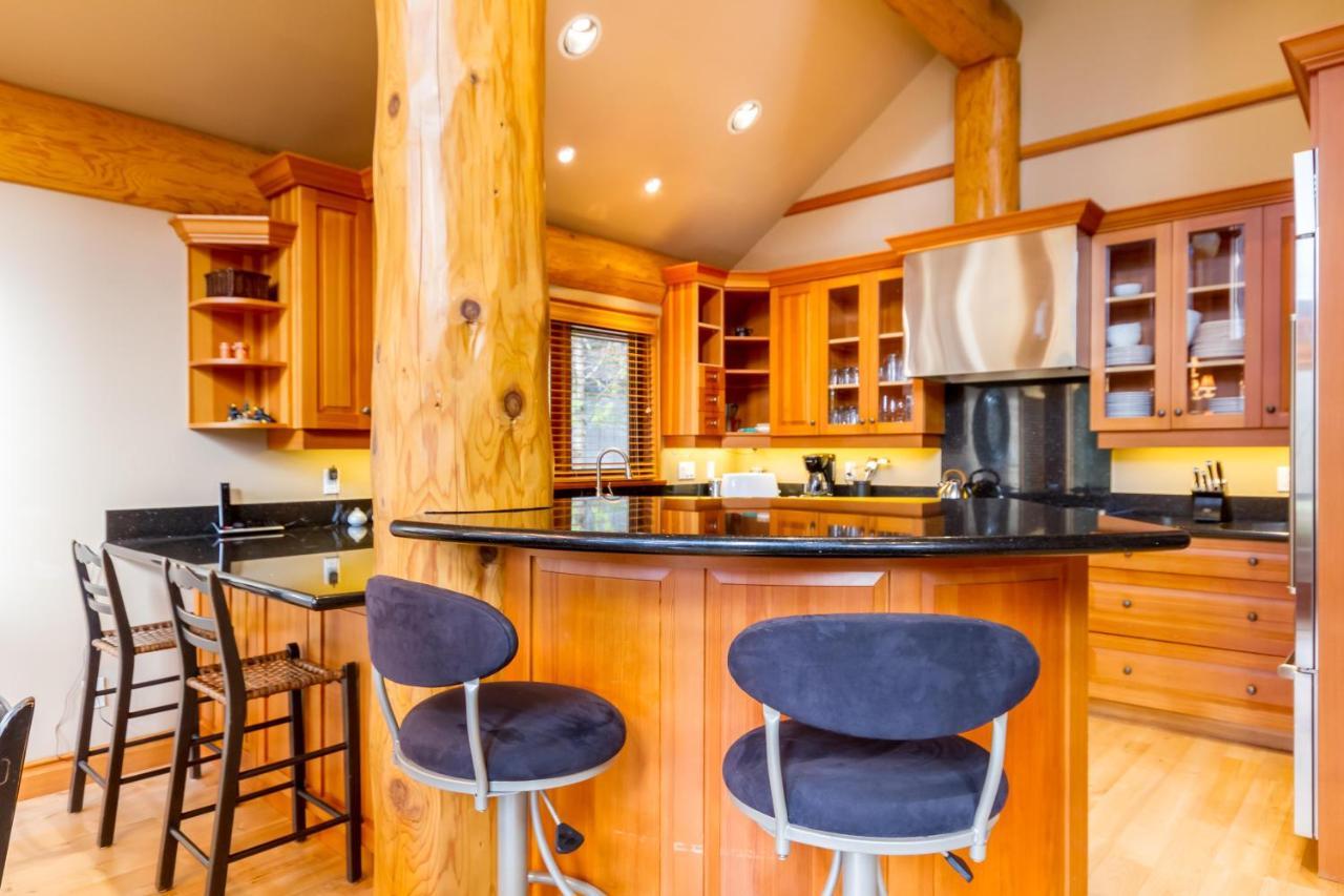 8140 Nicklaus North * Whistler