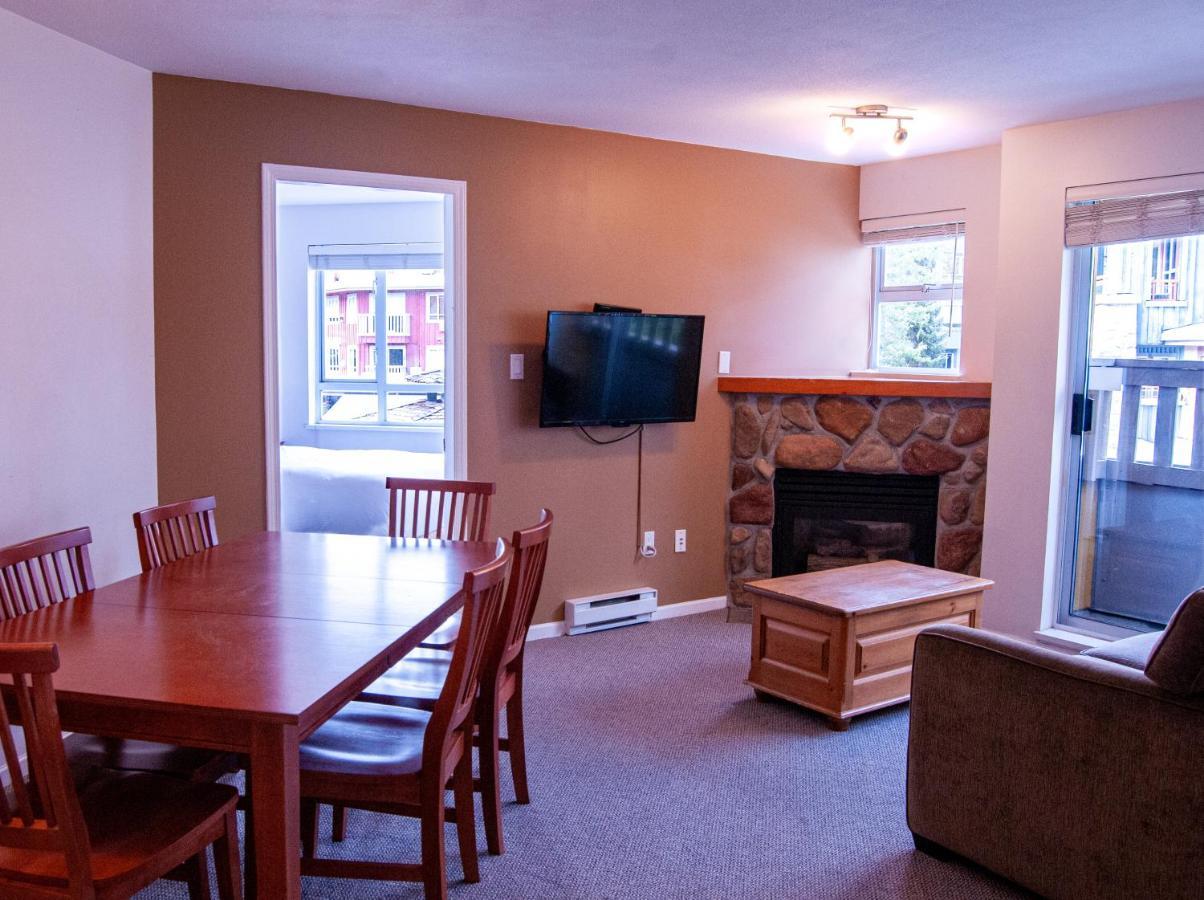 Apartment Town Plaza By Mountainview Accommodation Whistler
