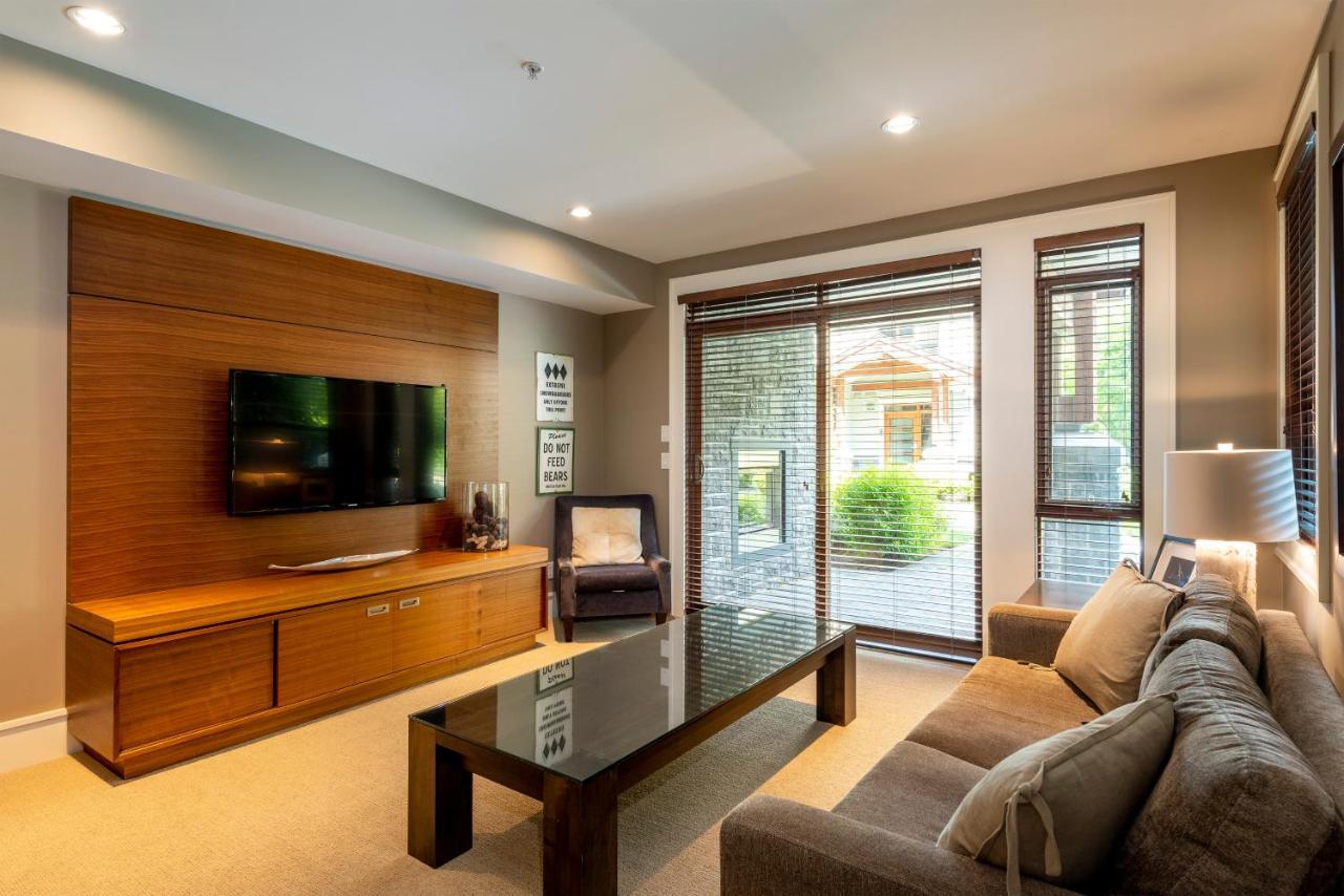 Fitzsimmons Walk Deluxe Townhome With Private Hot Tub Village Walking Distance Whistler