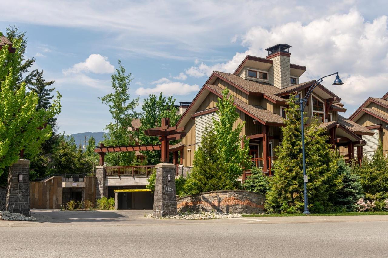 Fitzsimmons Walk Deluxe Townhome With Private Hot Tub Village Walking Distance