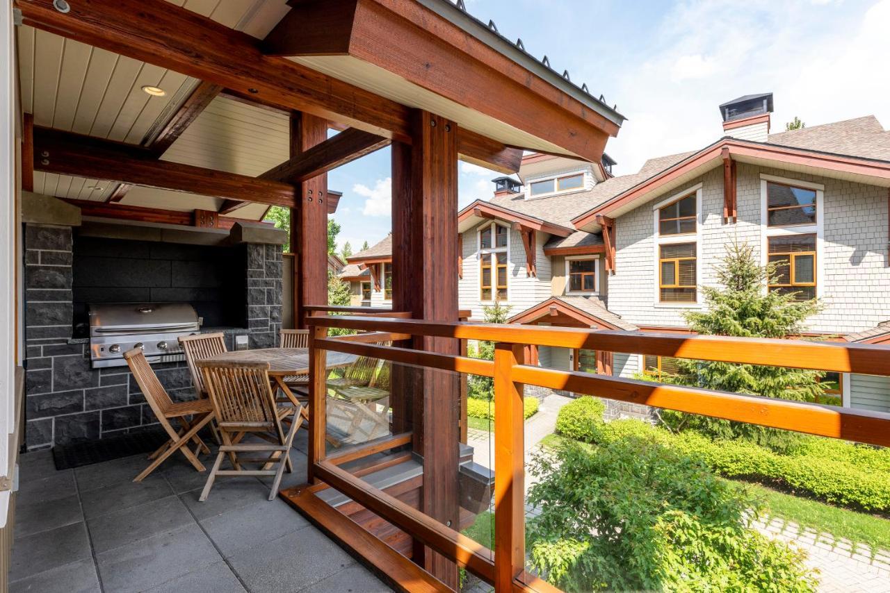Fitzsimmons Walk Deluxe Townhome With Private Hot Tub Village Walking Distance * Whistler