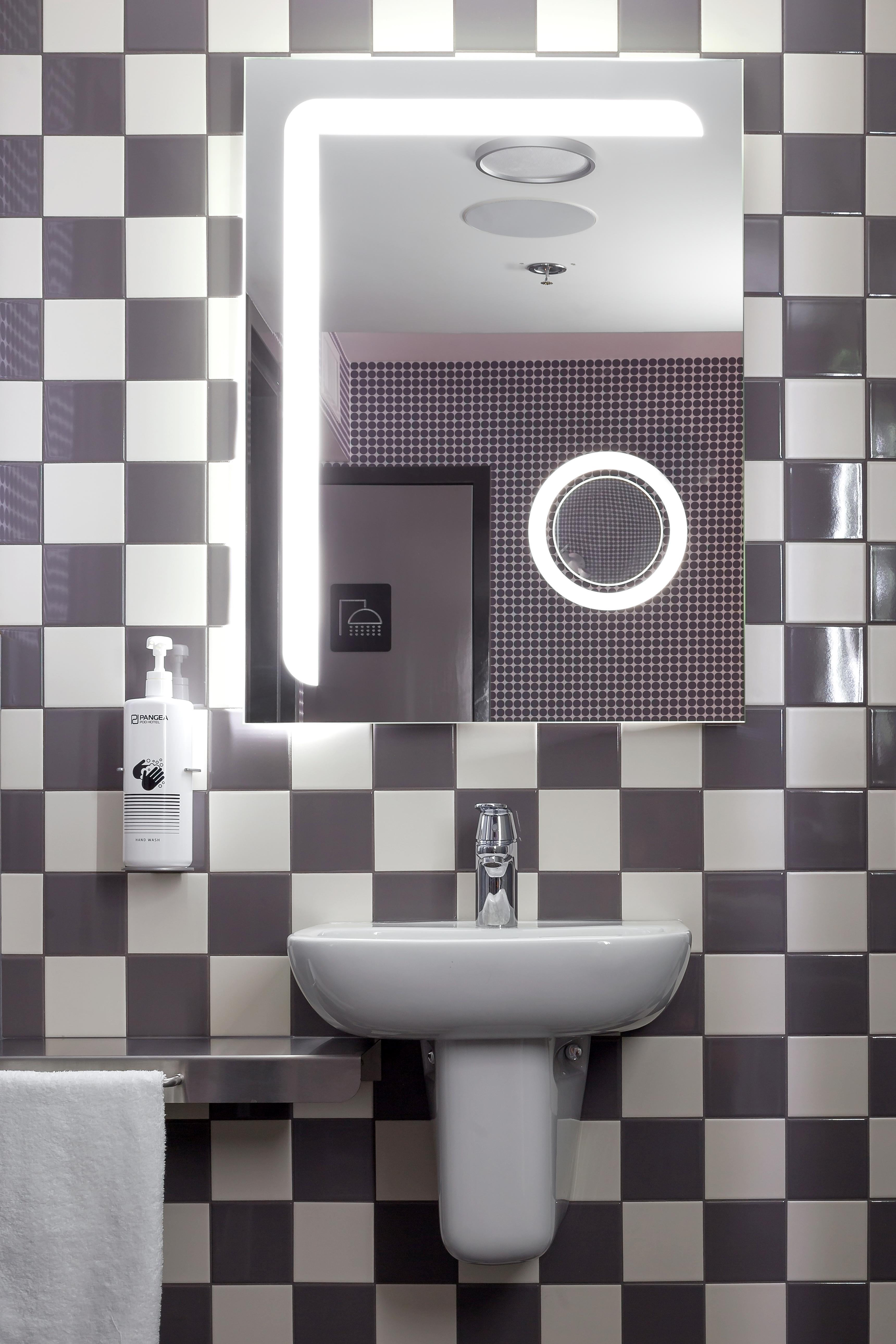 Pangea Pod (adults Only) Capsule hotel 3*