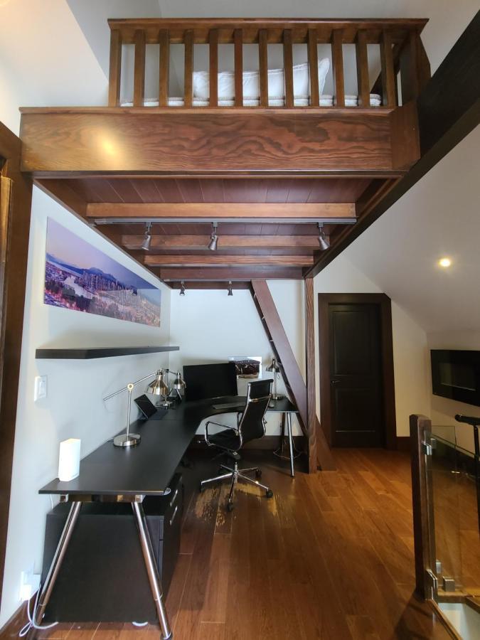 Luxury Ski-in / Ski-out On Blackcomb Villa Whistler