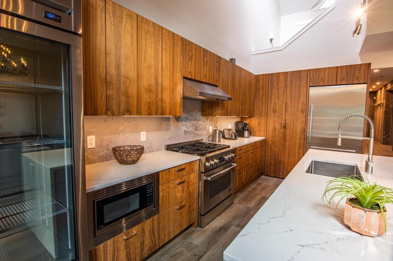 Holiday home Pinnacle Ridge 23 - In Out, Newly Renovated, Private Hot Tub, Gas Fireplace