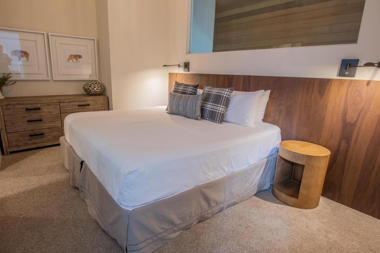 Holiday home Pinnacle Ridge 23 - In Out, Newly Renovated, Private Hot Tub, Gas Fireplace Whistler