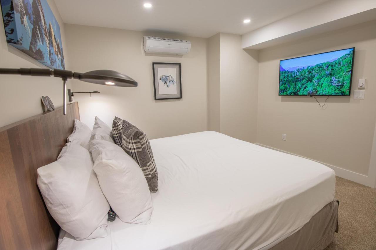 Pinnacle Ridge 23 - In Out, Newly Renovated, Private Hot Tub, Gas Fireplace