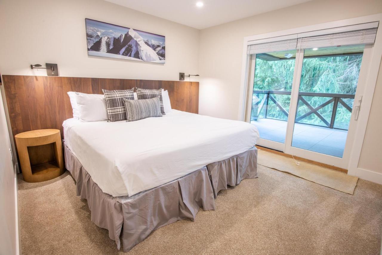 Pinnacle Ridge 23 - In Out, Newly Renovated, Private Hot Tub, Gas Fireplace