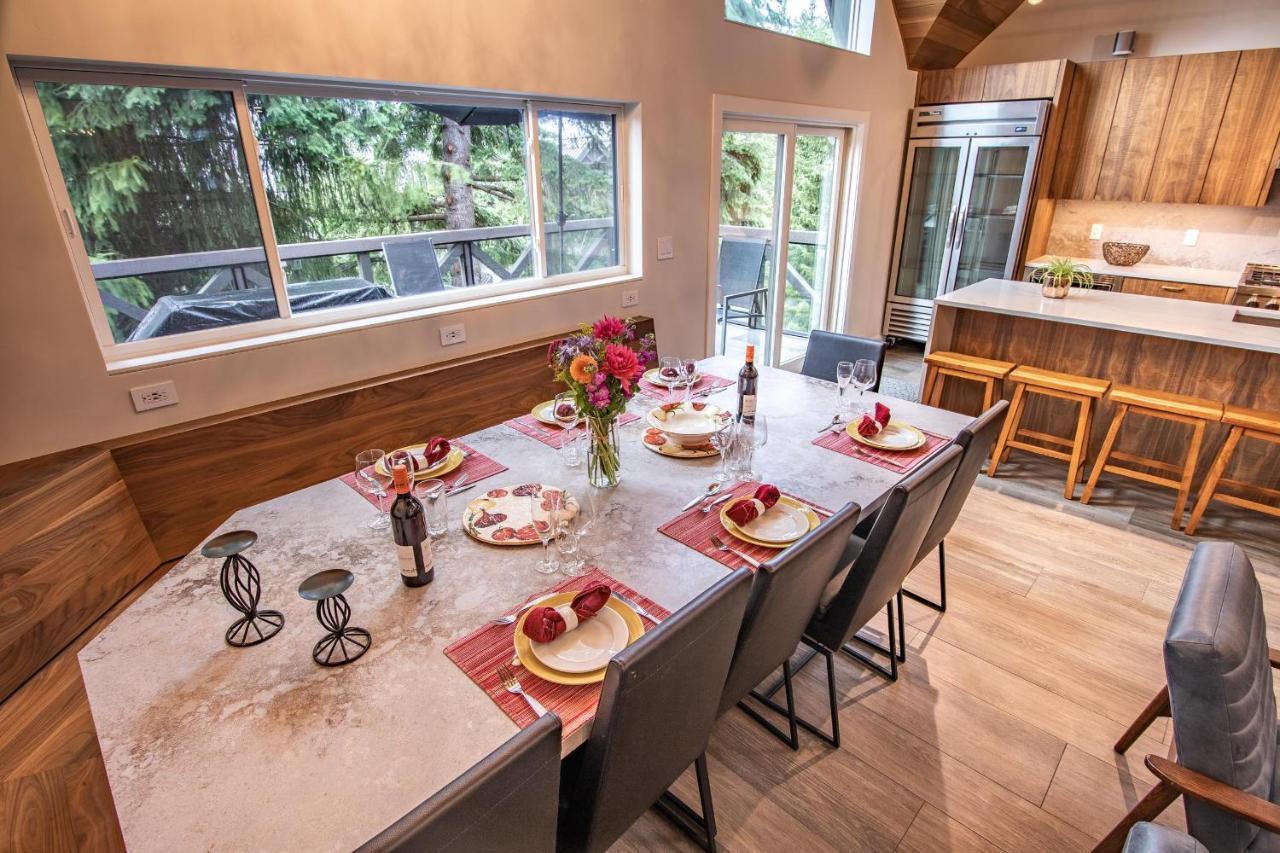 Pinnacle Ridge 23 - In Out, Newly Renovated, Private Hot Tub, Gas Fireplace