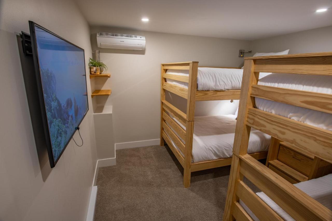 Holiday home Pinnacle Ridge 23 - In Out, Newly Renovated, Private Hot Tub, Gas Fireplace Whistler