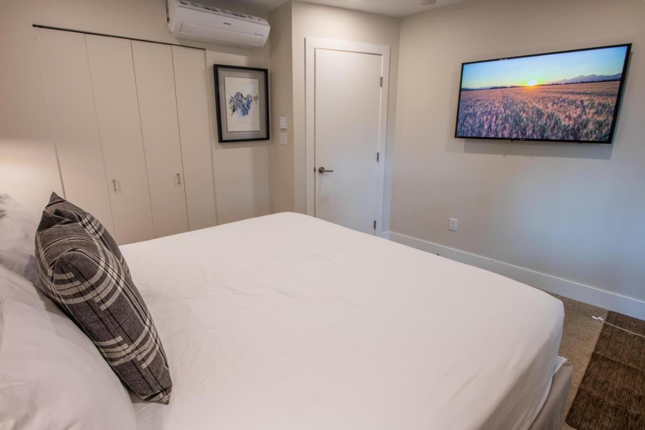 Pinnacle Ridge 23 - In Out, Newly Renovated, Private Hot Tub, Gas Fireplace *