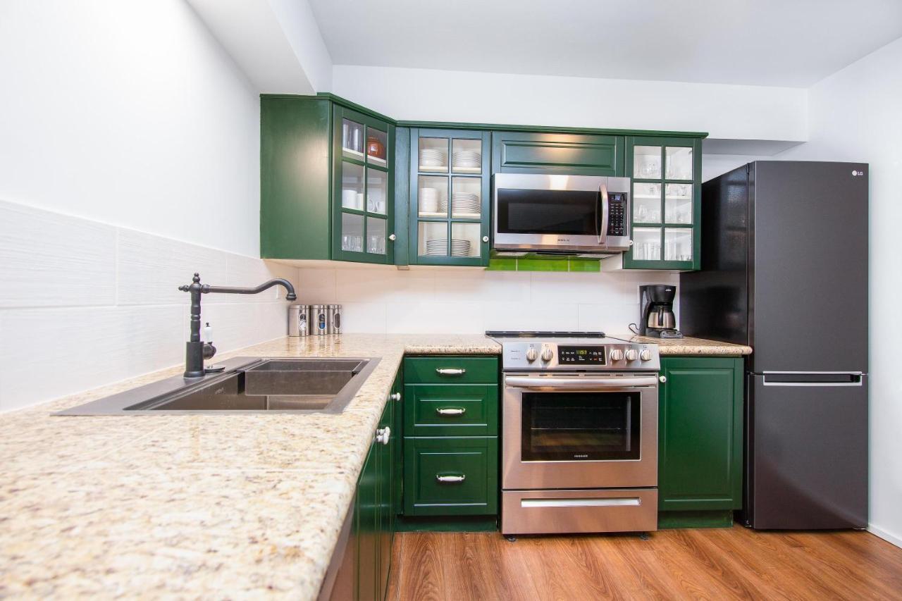 Fitzsimmons C - Private Sauna, Located In The Heart Of Village Apartment