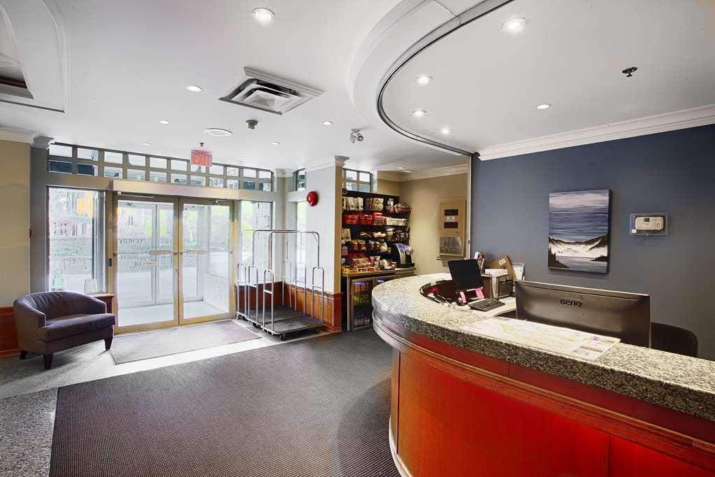 Pinnacle Hotel Whistler