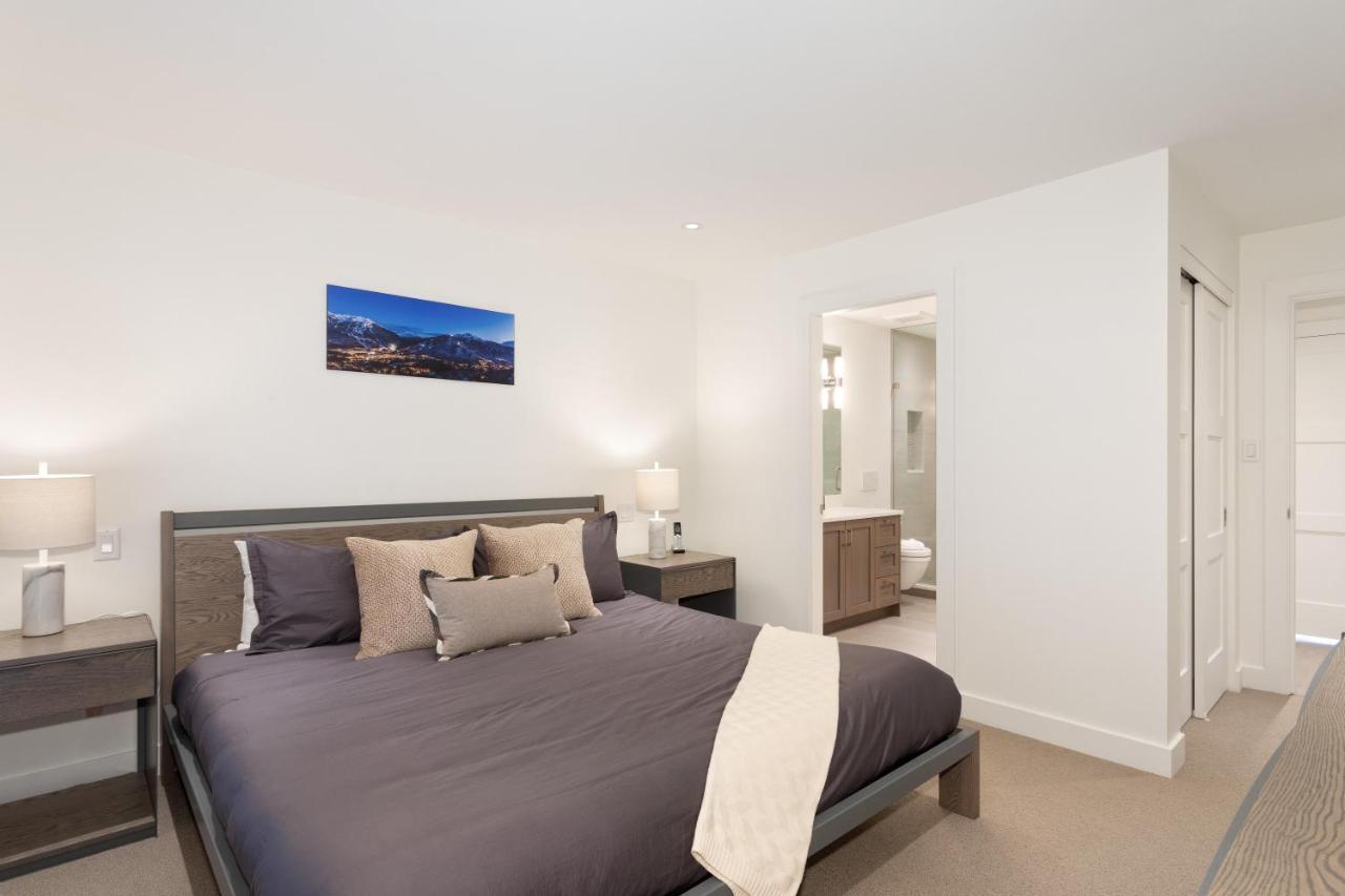Snowbird 200 | Upscale Townhome, Close To Skiing, Shared Hot Tub, 2 Parking Spaces Holiday home *