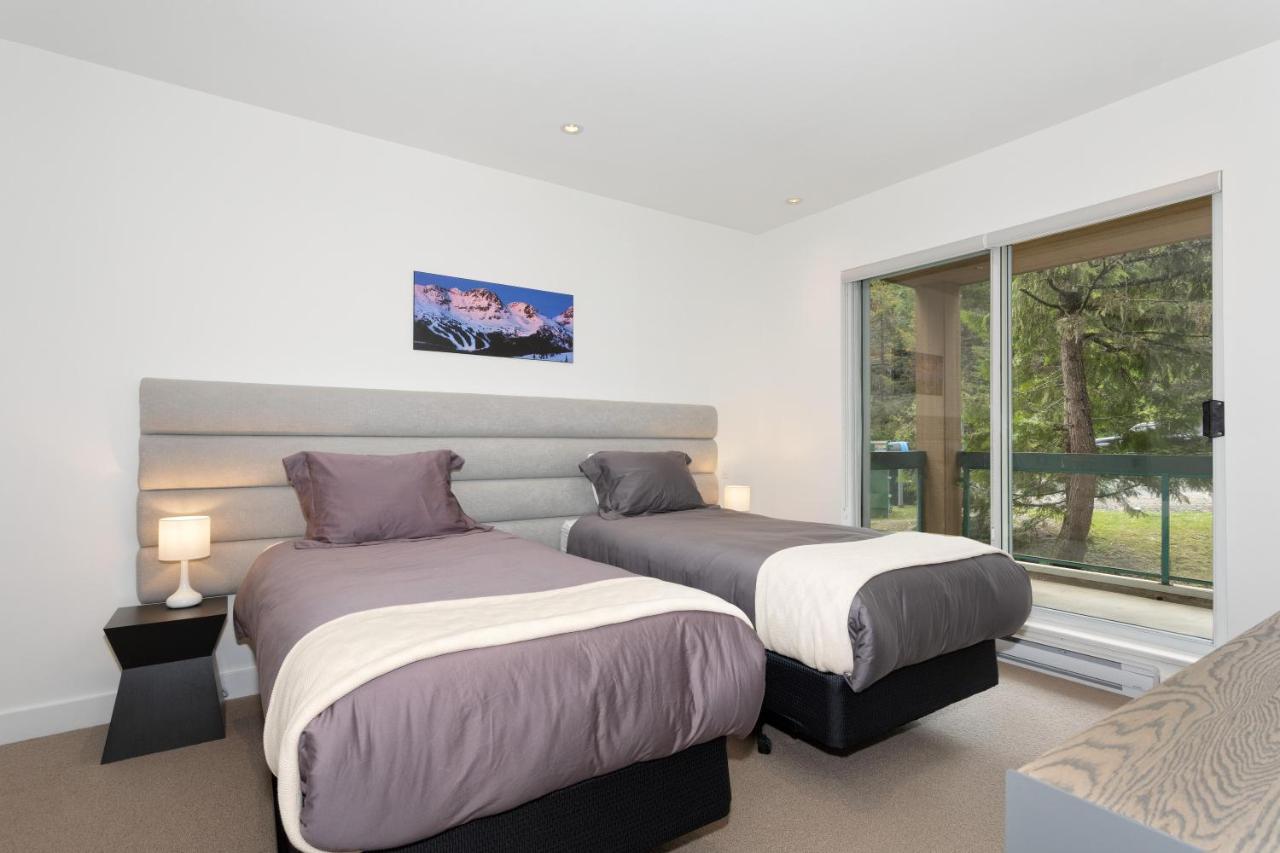 Snowbird 200 | Upscale Townhome, Close To Skiing, Shared Hot Tub, 2 Parking Spaces Whistler